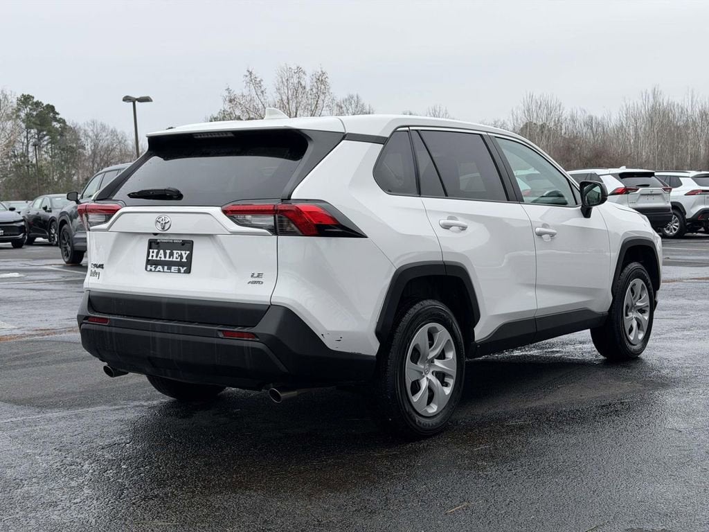 2024 Toyota RAV4 LE