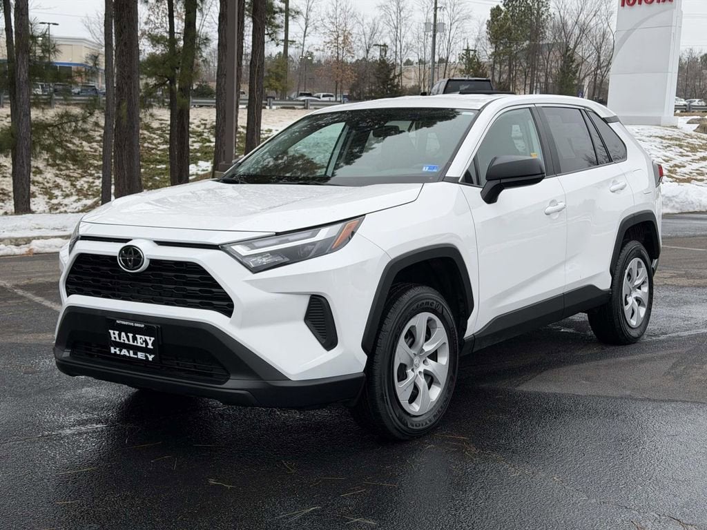 2024 Toyota RAV4 LE