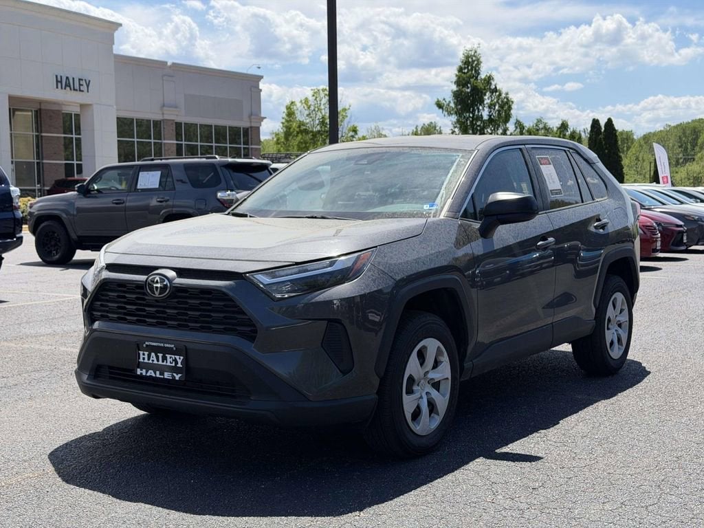 2025 Toyota RAV4 LE