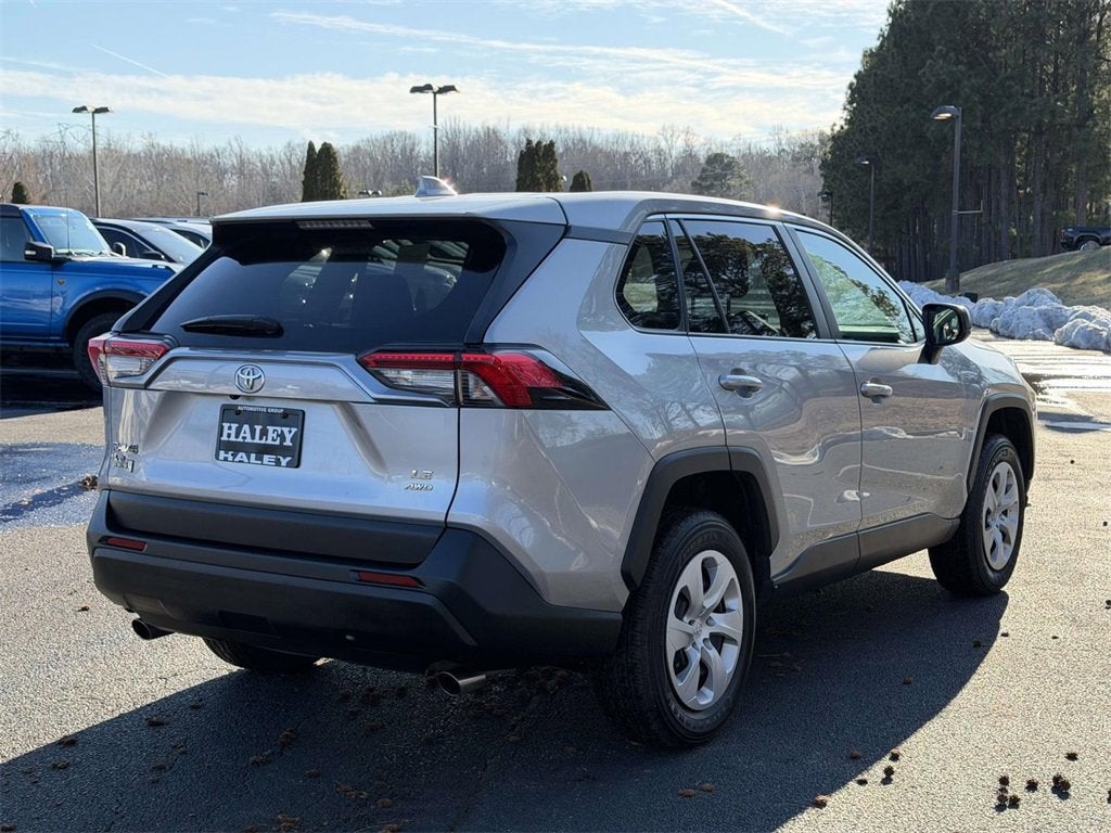 2025 Toyota RAV4 LE