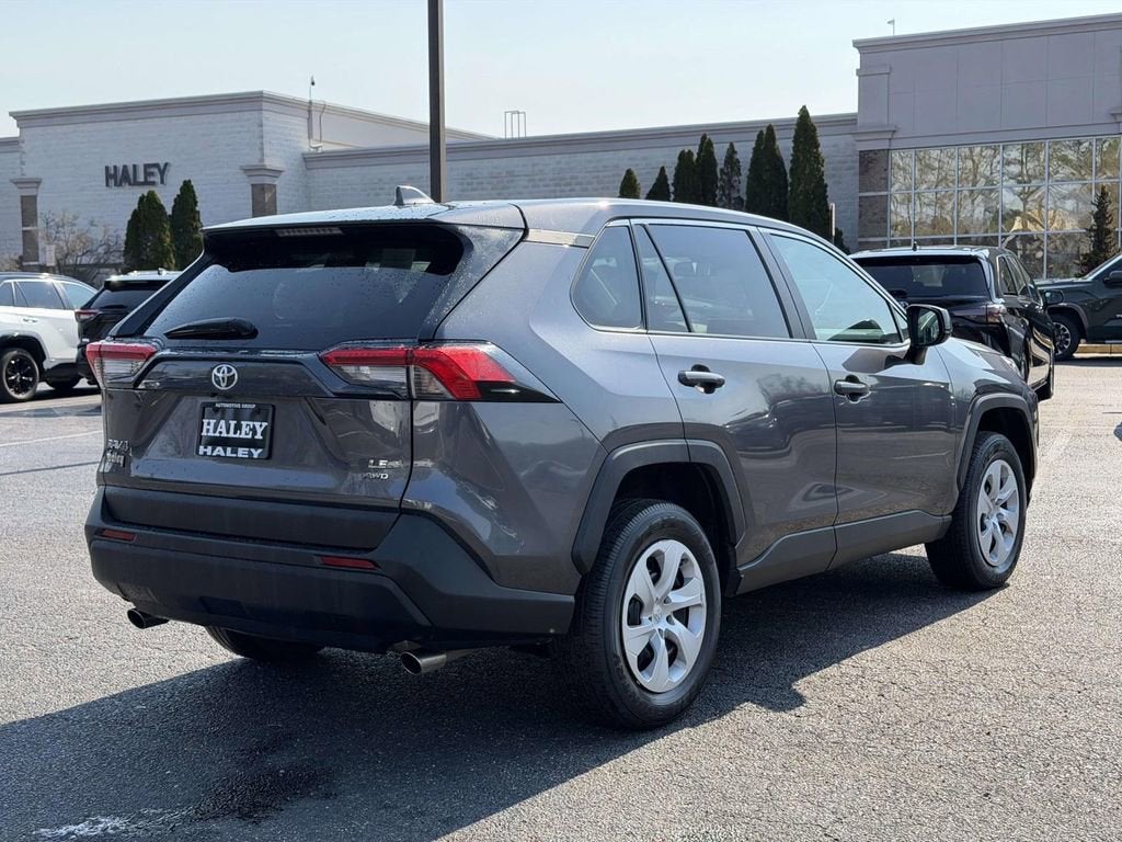 2024 Toyota RAV4 LE