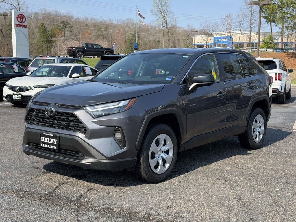 2024 Toyota RAV4 LE