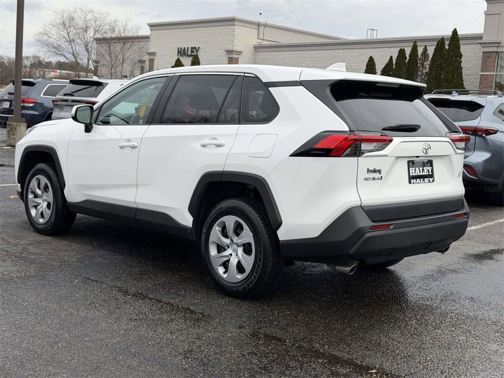 2024 Toyota RAV4 LE