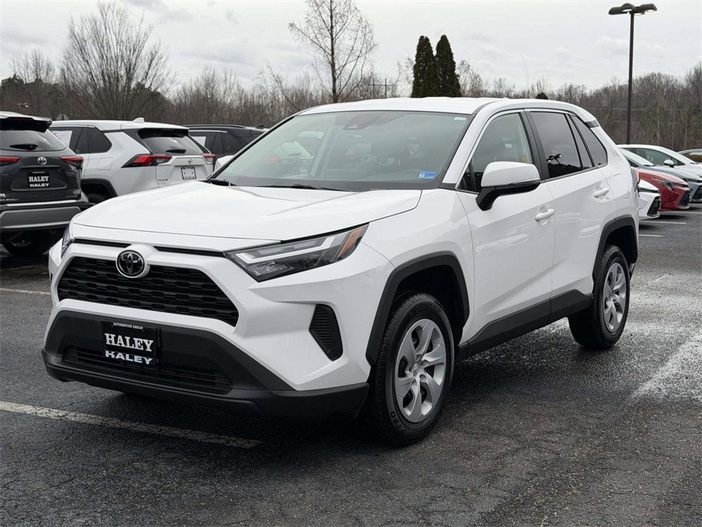 2024 Toyota RAV4 LE