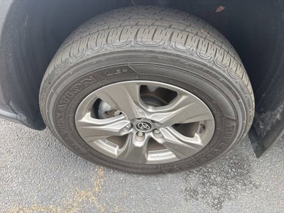 2024 Toyota RAV4 XLE