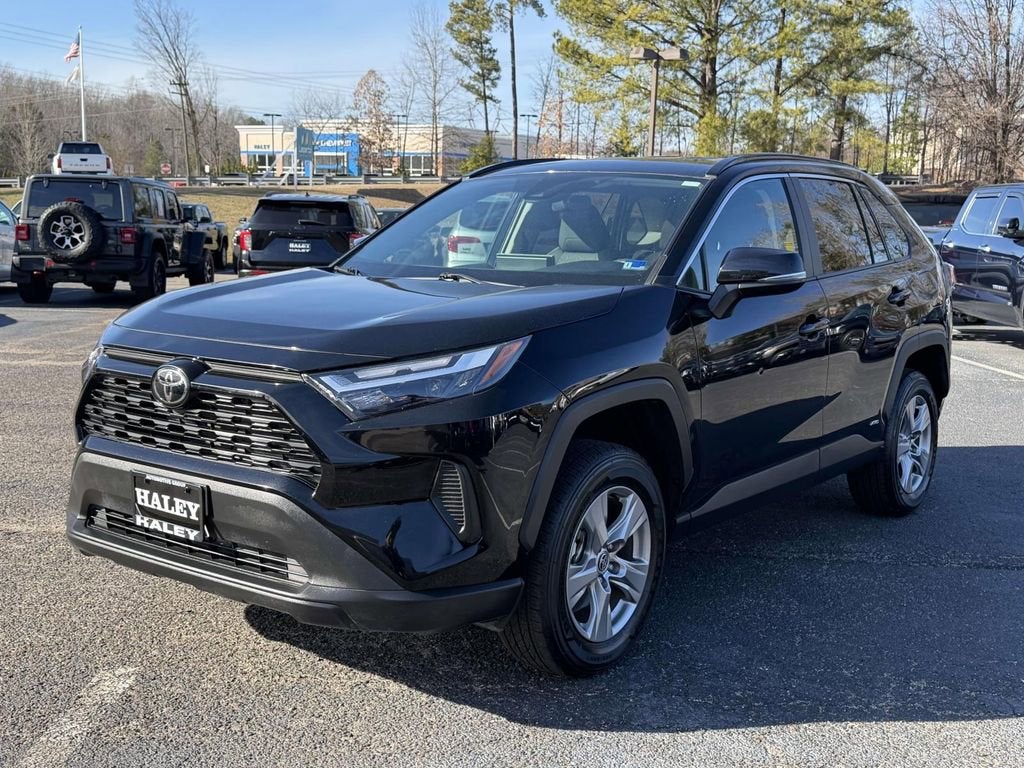 2025 Toyota RAV4 XLE