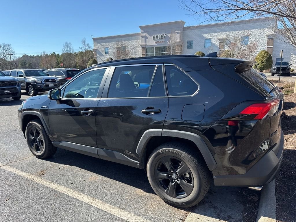 2020 Toyota RAV4 XLE