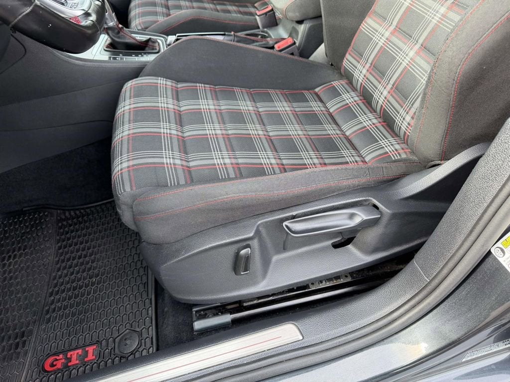 2017 Volkswagen Golf GTI S