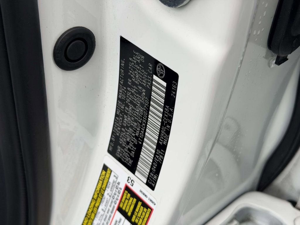 2025 Toyota Camry SE