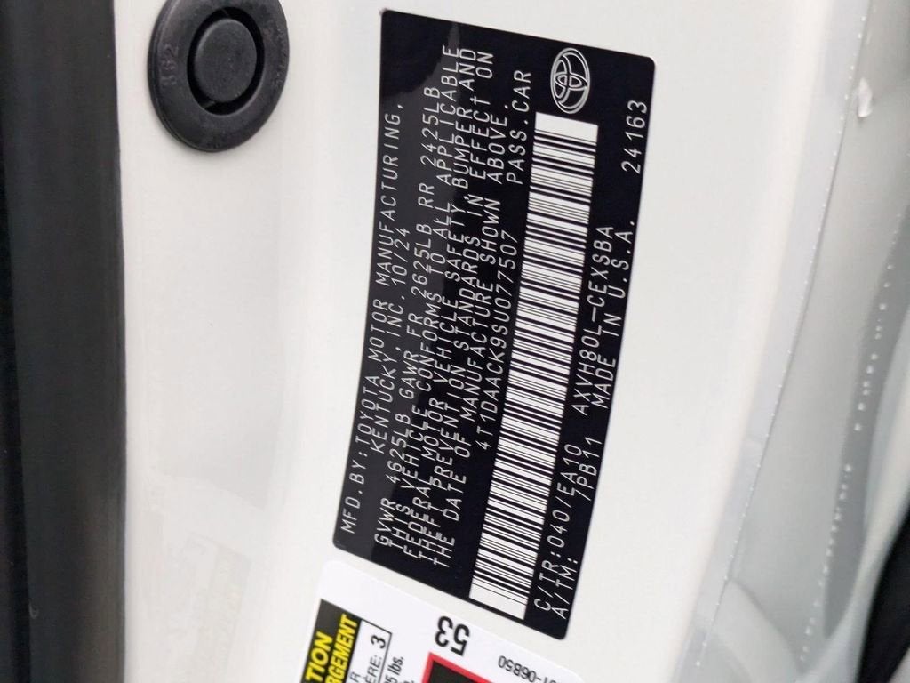 2025 Toyota Camry SE