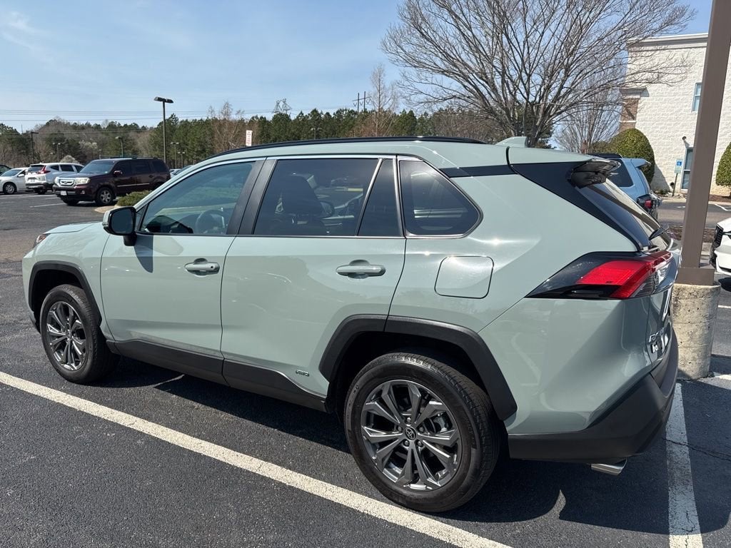 2022 Toyota RAV4 XLE Premium