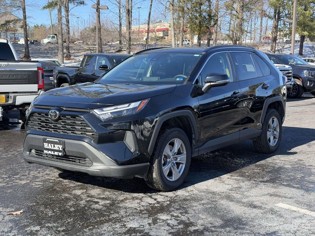 2025 Toyota RAV4 XLE