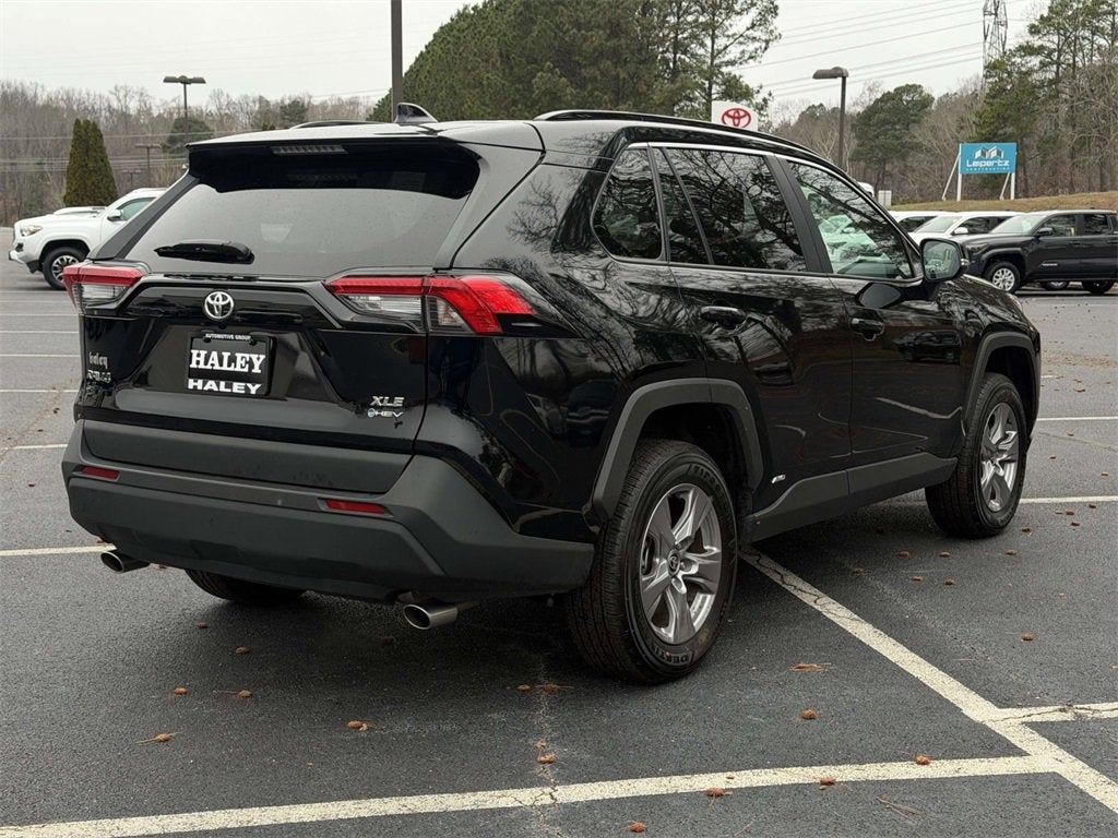 2025 Toyota RAV4 XLE