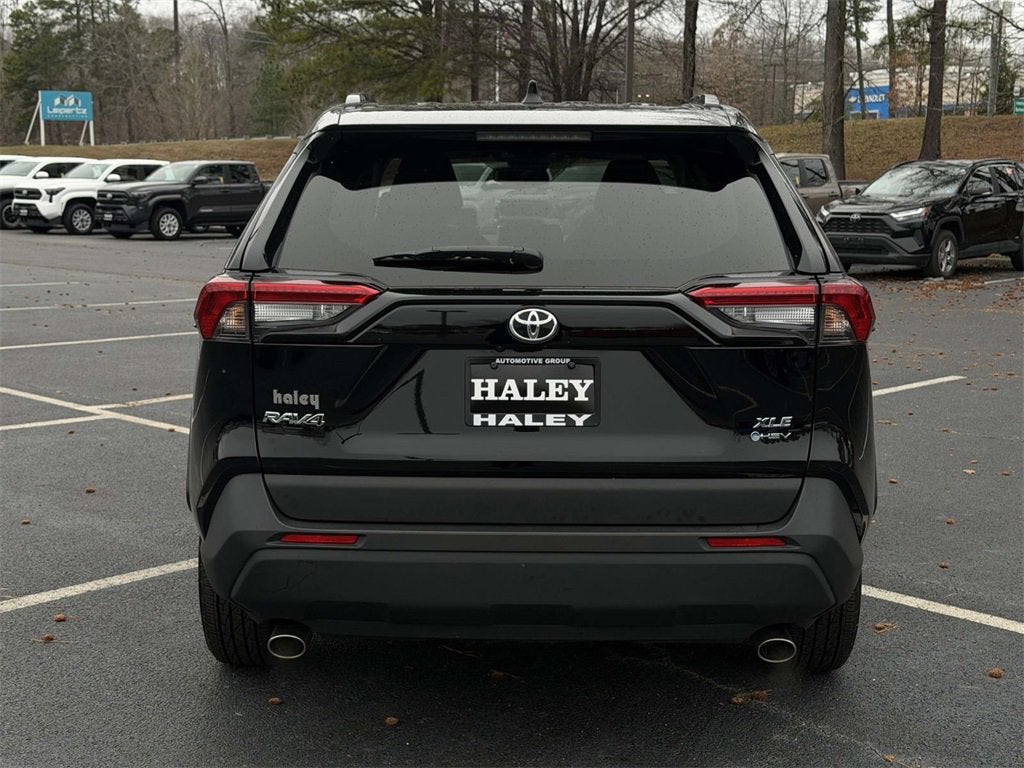 2025 Toyota RAV4 XLE