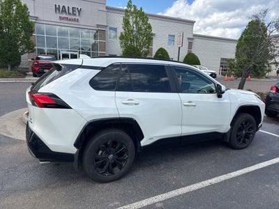 2022 Toyota RAV4 SE