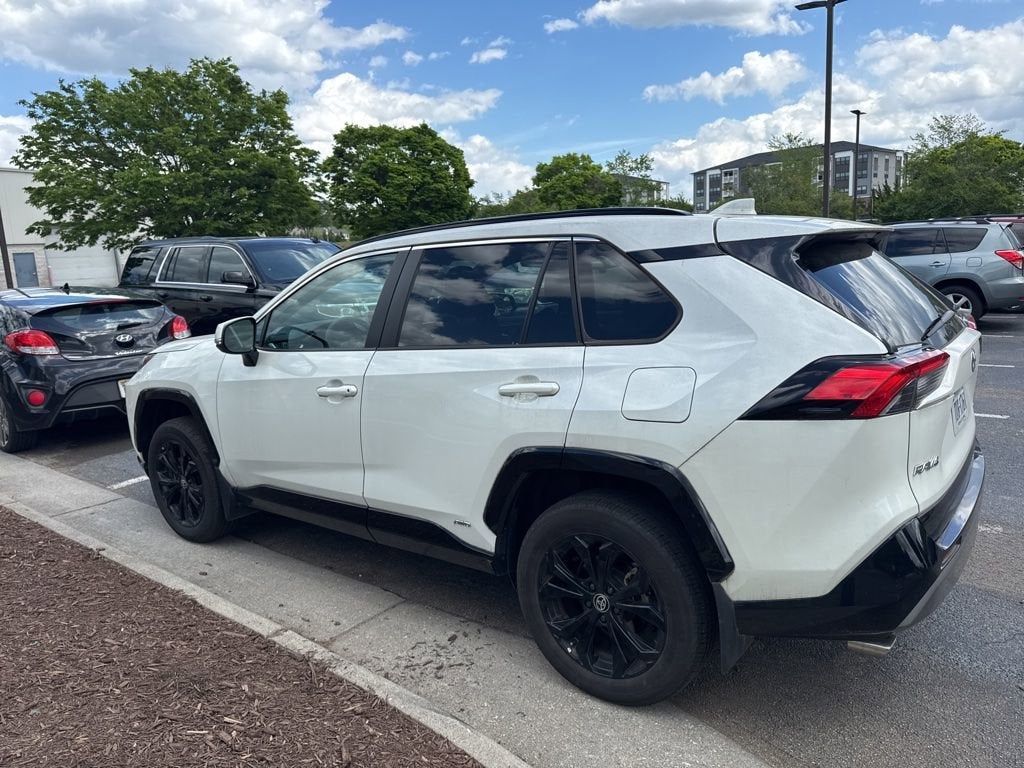 2022 Toyota RAV4 SE