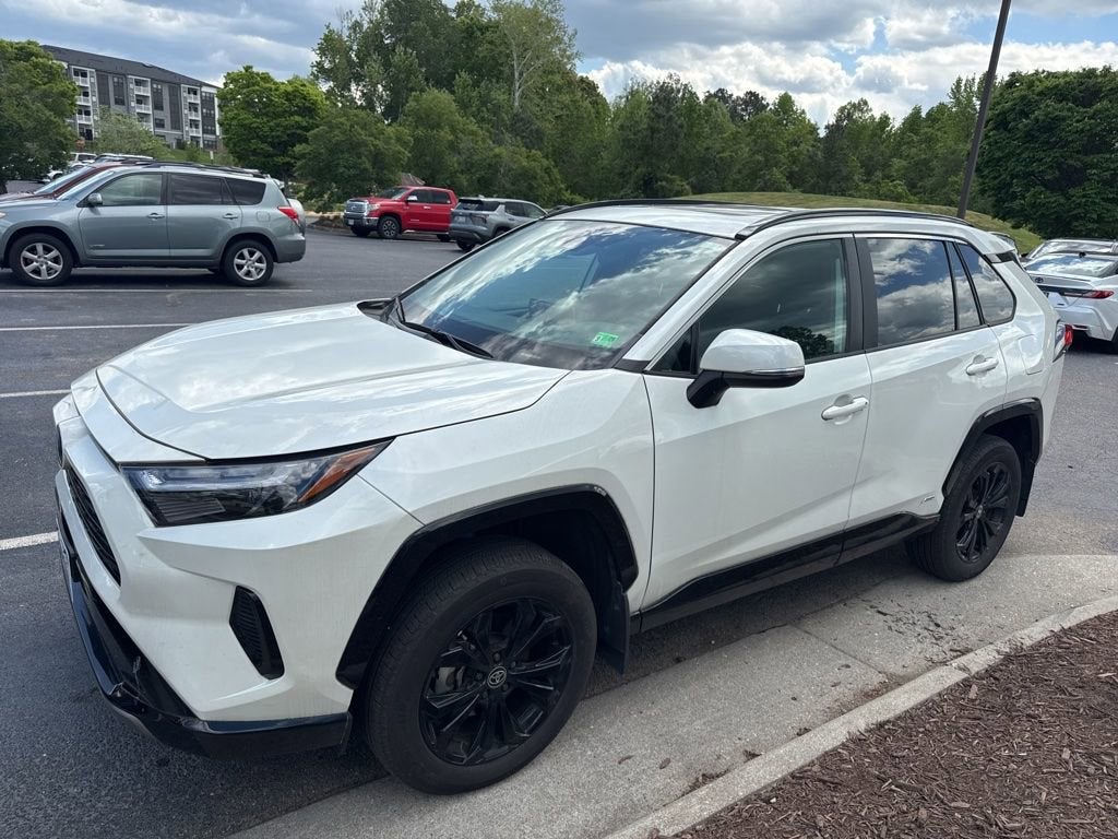 2022 Toyota RAV4 SE