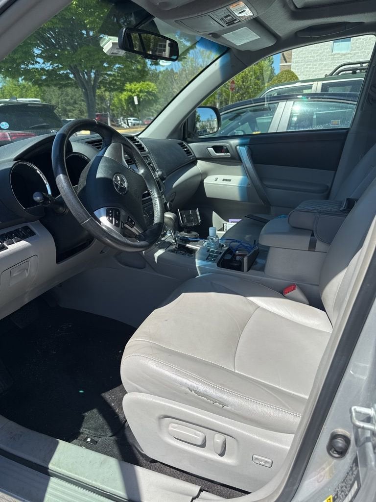 2013 Toyota Highlander SE