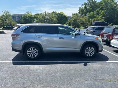 2016 Toyota Highlander LE V6