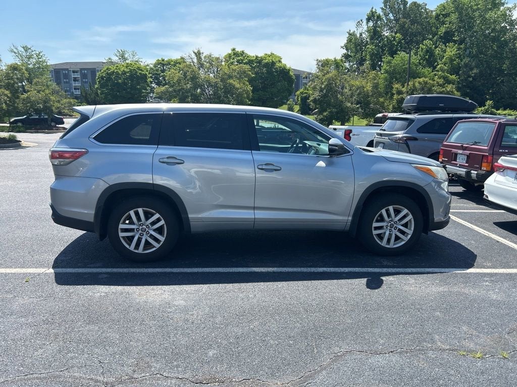 2016 Toyota Highlander LE V6