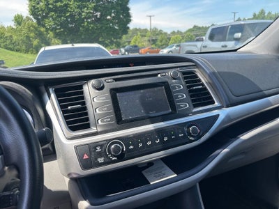 2016 Toyota Highlander LE V6