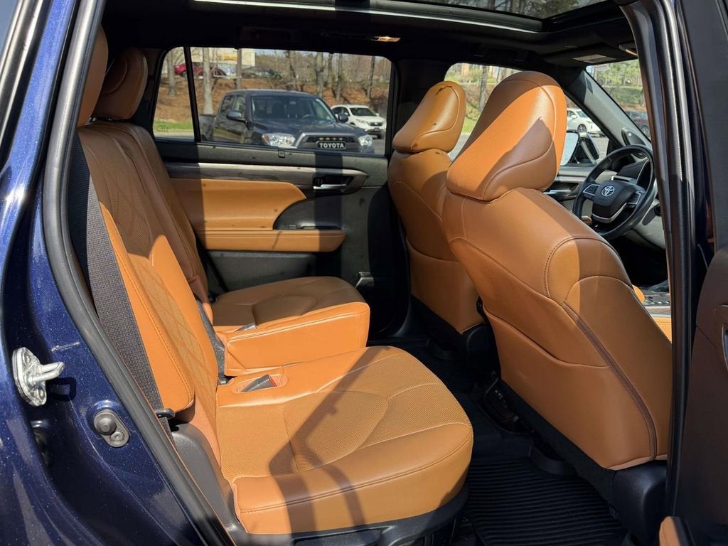 2023 Toyota Highlander Platinum
