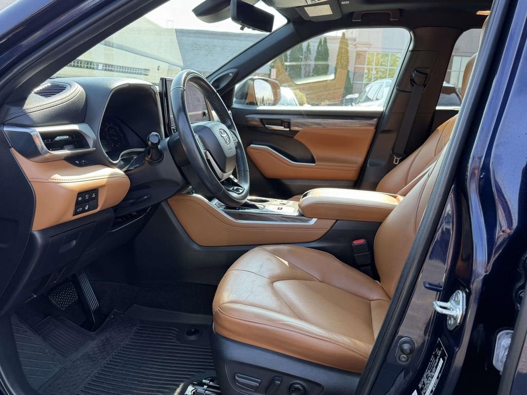 2023 Toyota Highlander Platinum