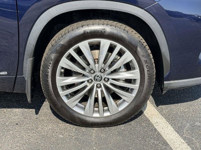 2023 Toyota Highlander Platinum