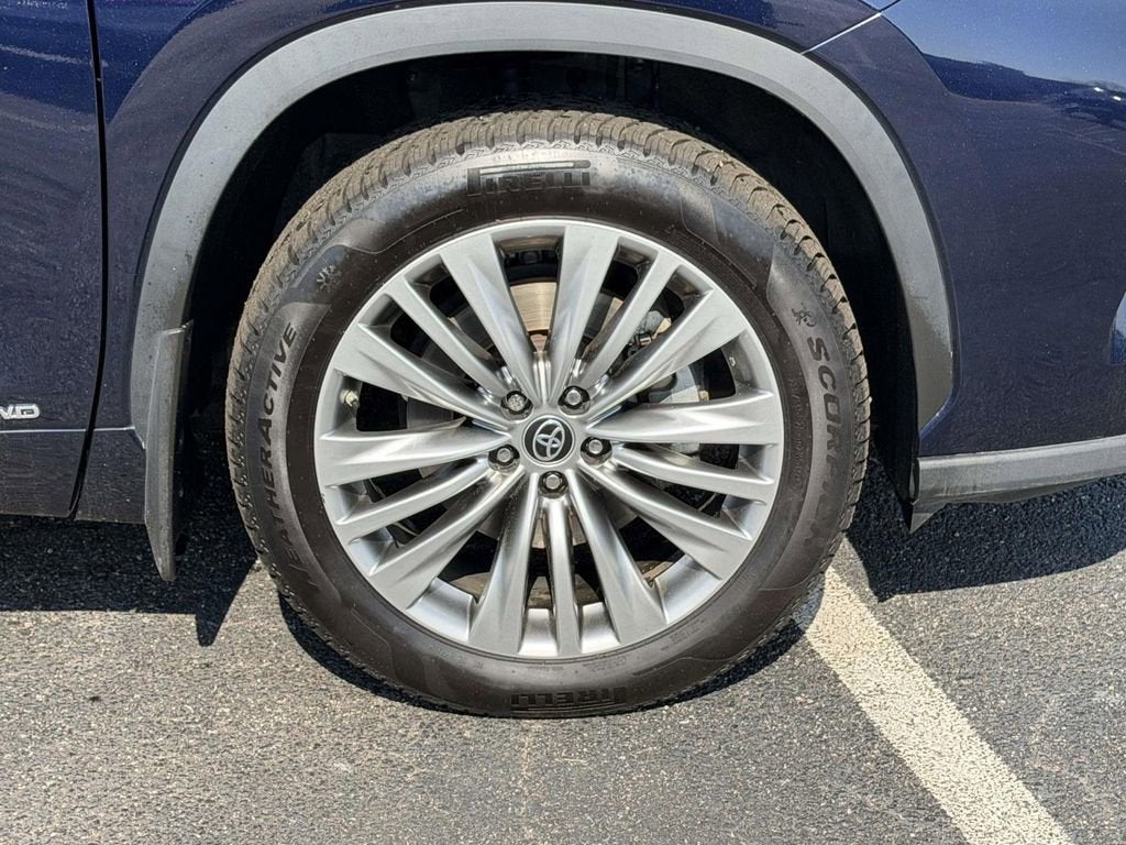 2023 Toyota Highlander Platinum