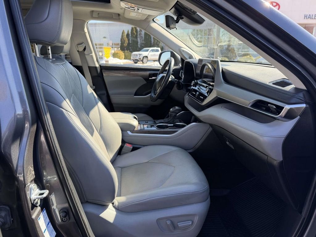 2021 Toyota Highlander Platinum