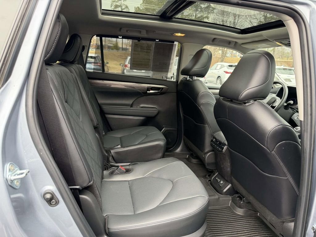 2024 Toyota Highlander Platinum