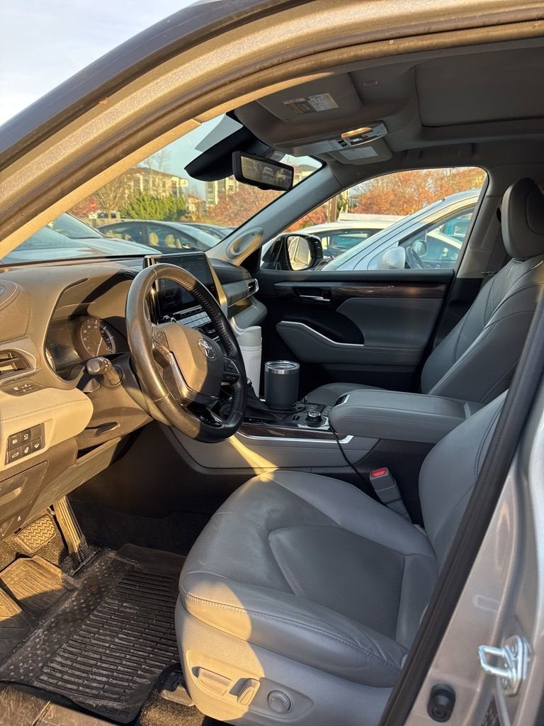 2021 Toyota Highlander Platinum