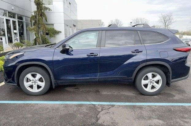 2023 Toyota Highlander LE