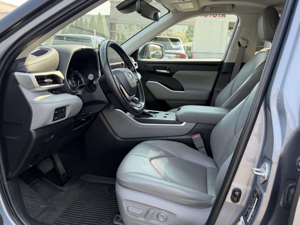 2023 Toyota Highlander XLE