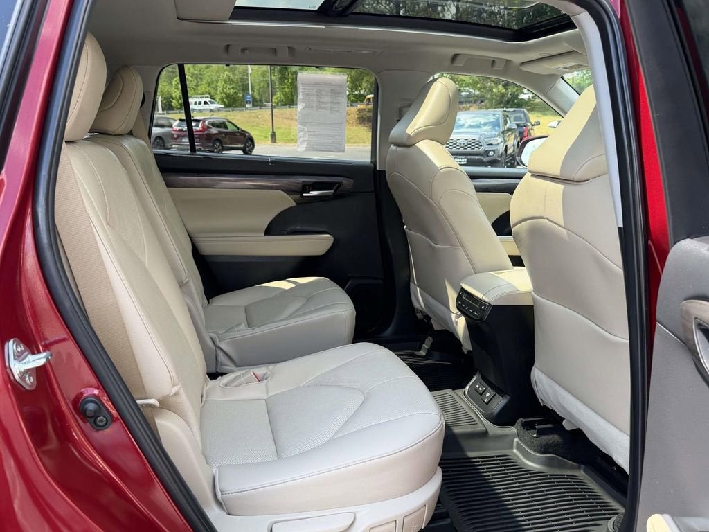 2024 Toyota Highlander Platinum