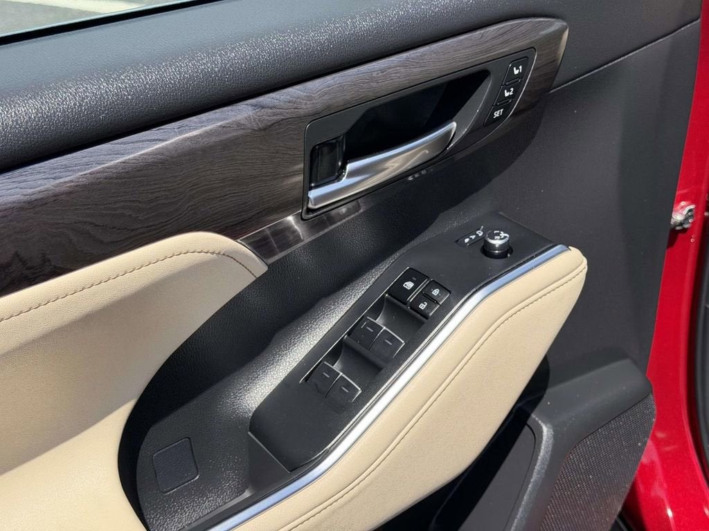 2024 Toyota Highlander Platinum