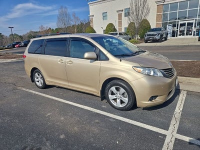 2012 Toyota Sienna LE Mobility Auto Access