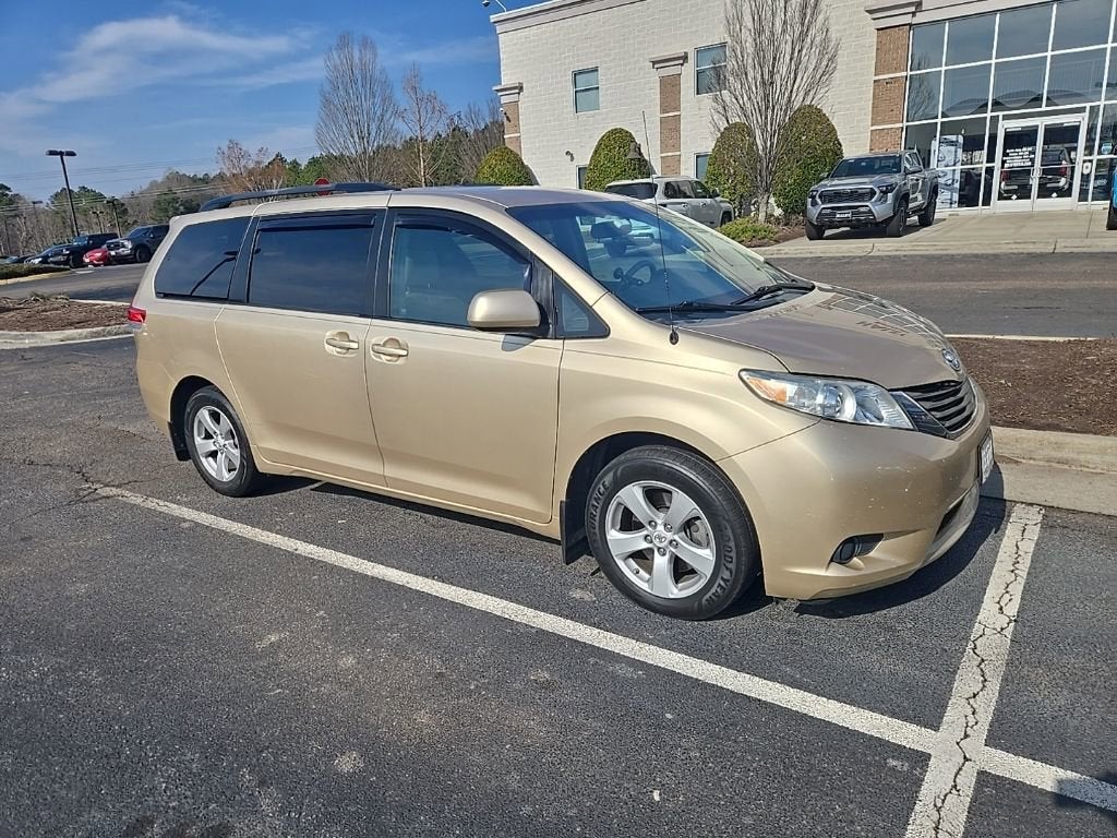 2012 Toyota Sienna LE Mobility Auto Access