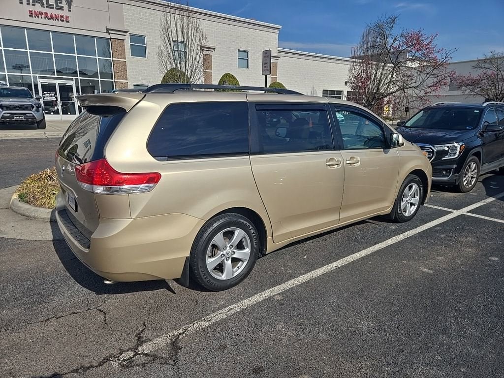 2012 Toyota Sienna LE Mobility Auto Access