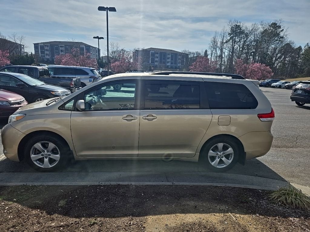 2012 Toyota Sienna LE Mobility Auto Access