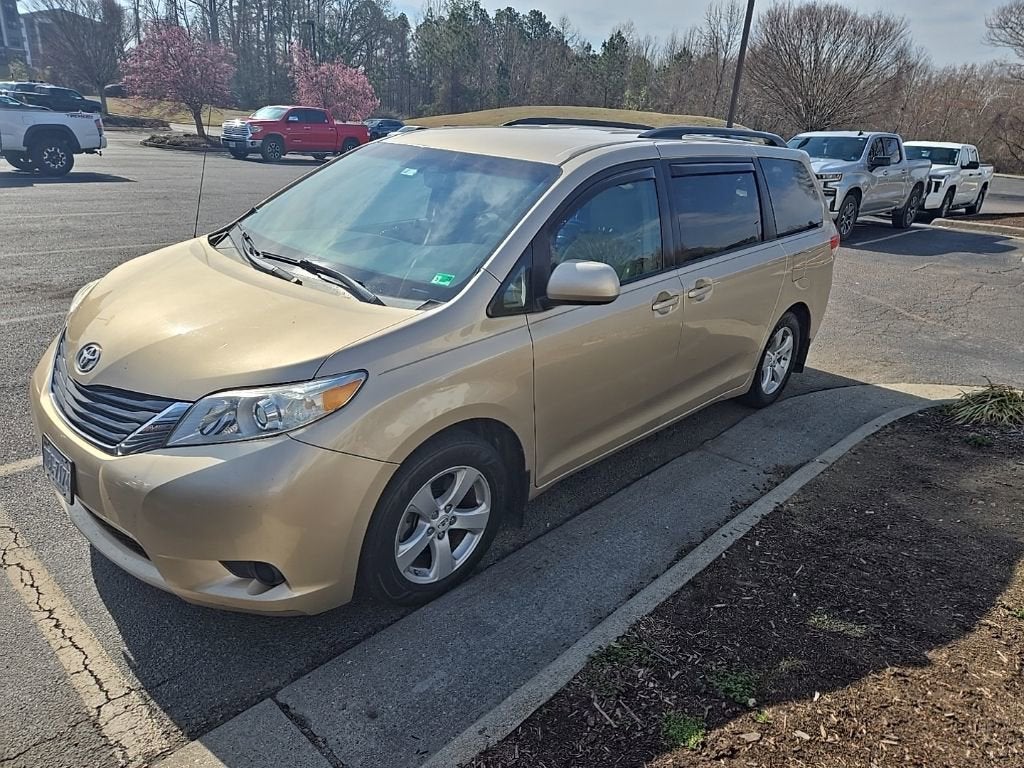 2012 Toyota Sienna LE Mobility Auto Access