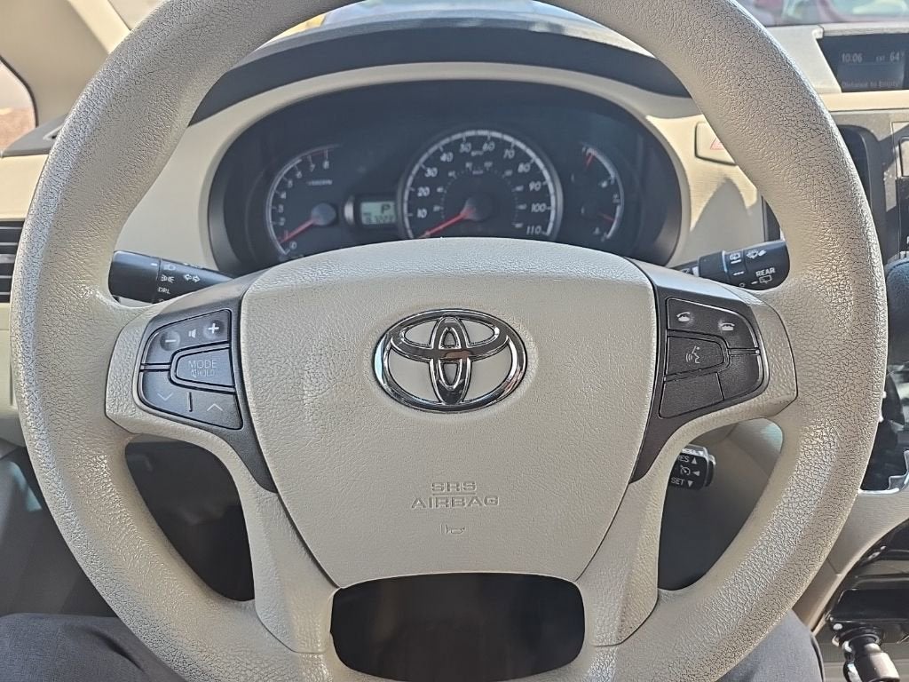 2012 Toyota Sienna LE Mobility Auto Access