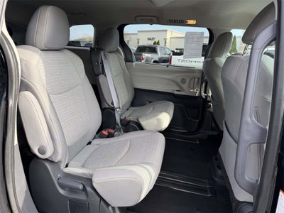 2024 Toyota Sienna LE