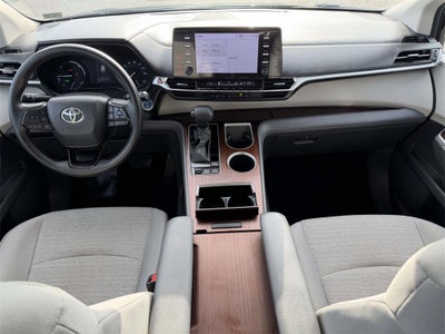 2024 Toyota Sienna LE