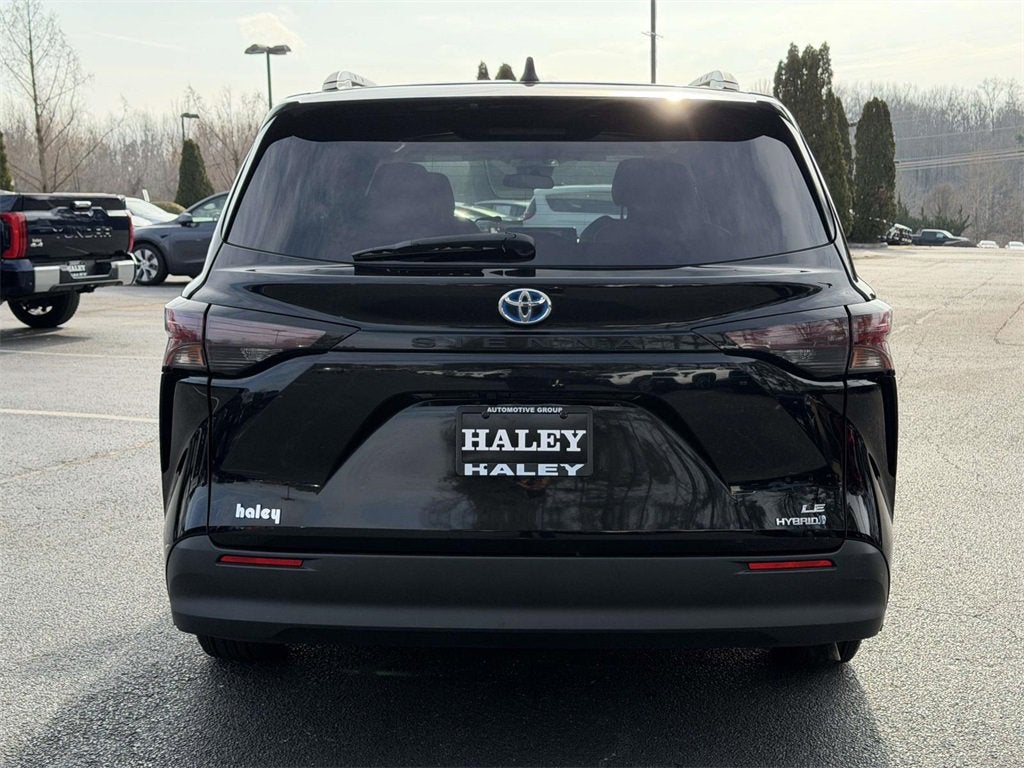 2024 Toyota Sienna LE