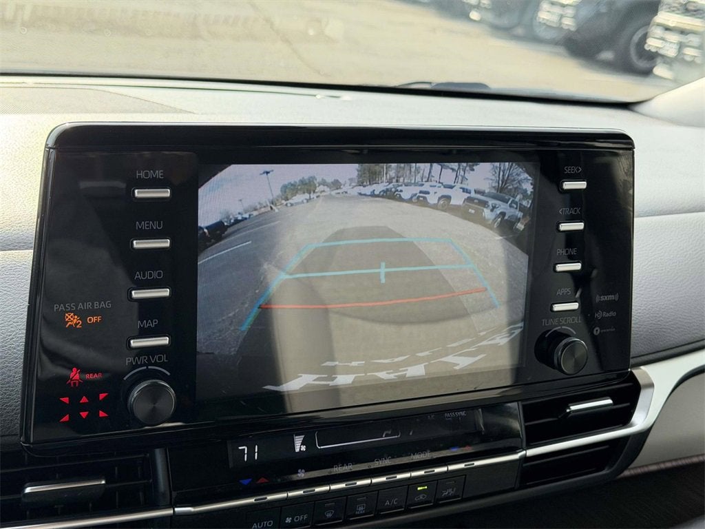 2024 Toyota Sienna LE