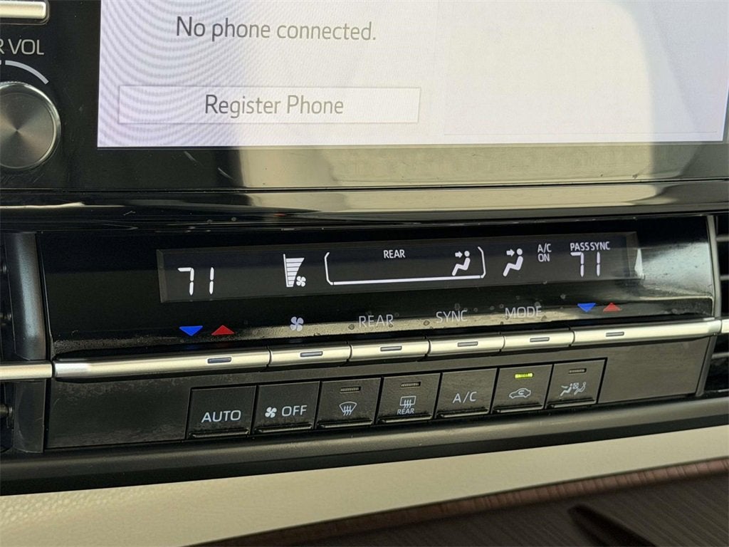 2024 Toyota Sienna LE