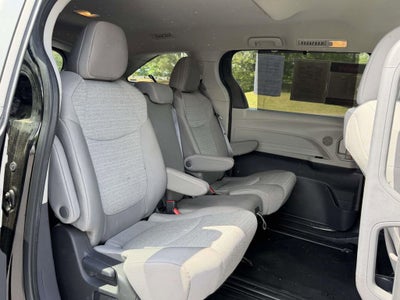 2024 Toyota Sienna LE