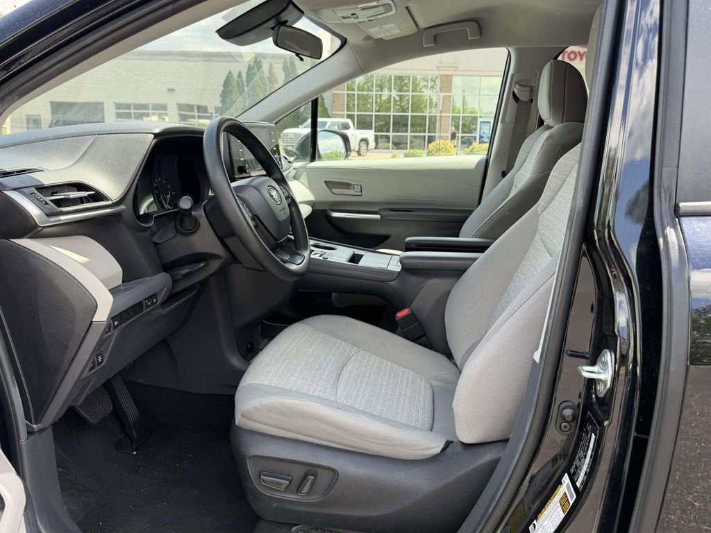 2024 Toyota Sienna LE