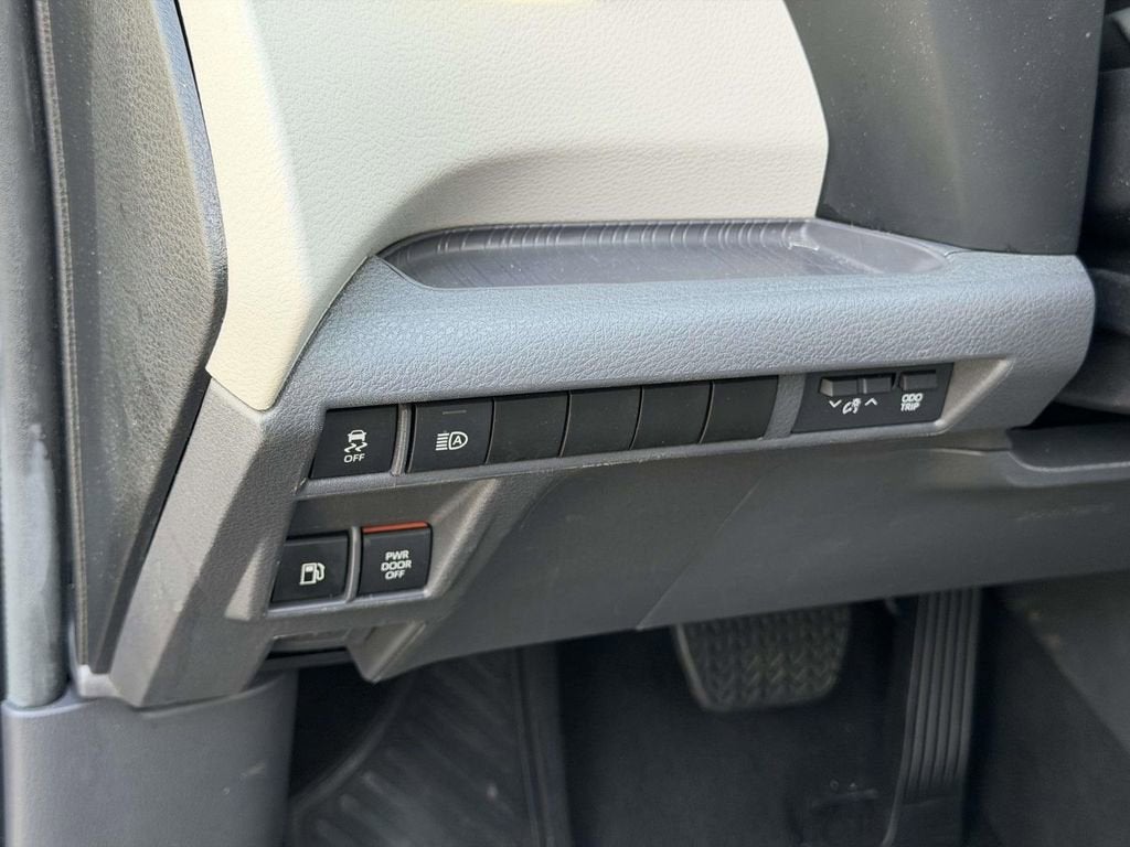 2024 Toyota Sienna LE